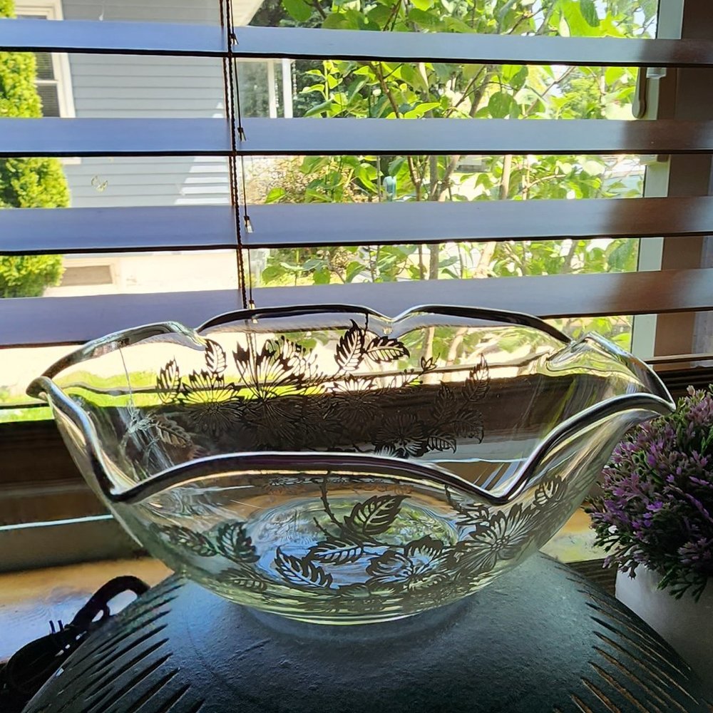 Vintage SILVER CITY Flanders Design Round Crimped Bowl 6"